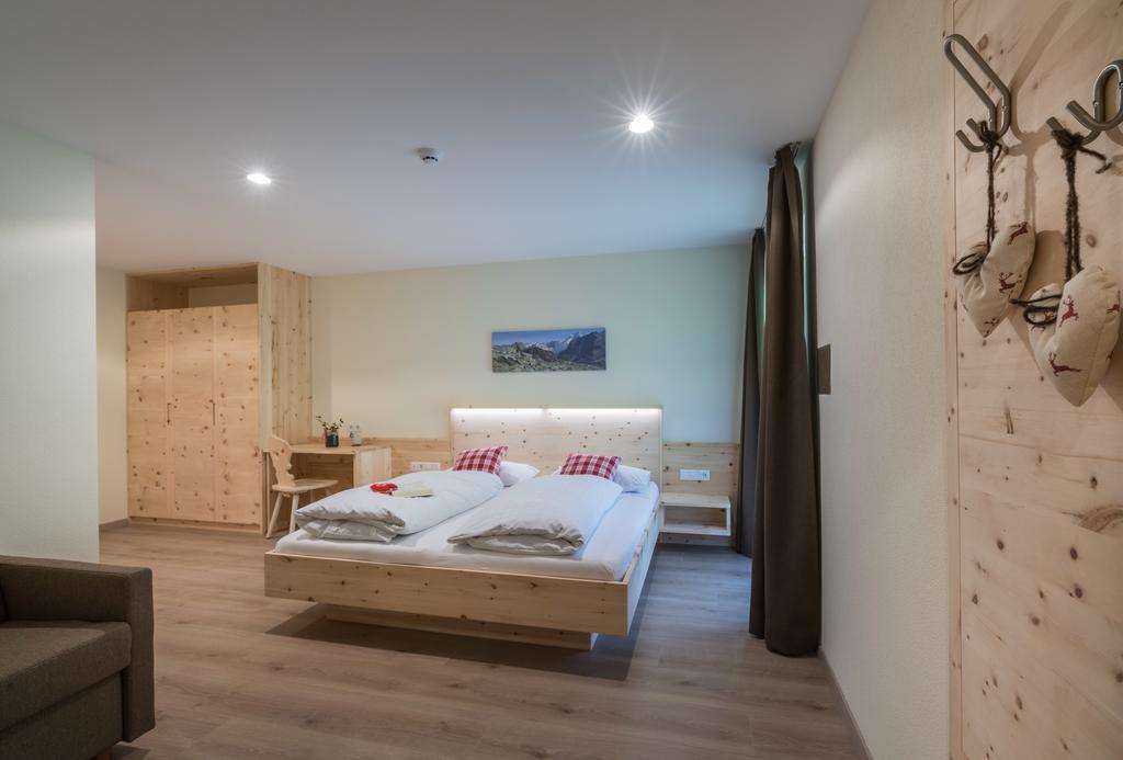 Hotel Alpenrast Riva di Tures Esterno foto